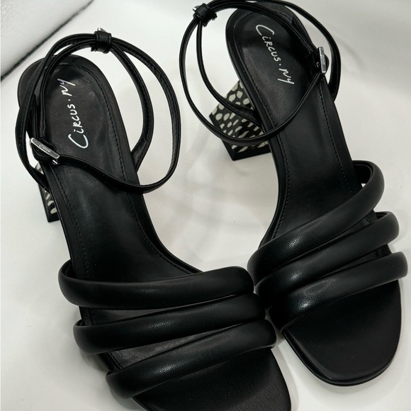 Circus NY Black sandals size 8 - Picture 7 of 7